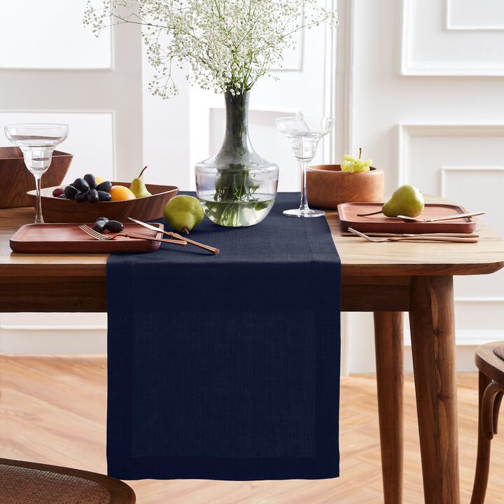 Solino Home Sonoma 100% Linen Table Runner &ndash; Handcrafted, Machine Washable, Perfect for Holiday and Everyday Dining