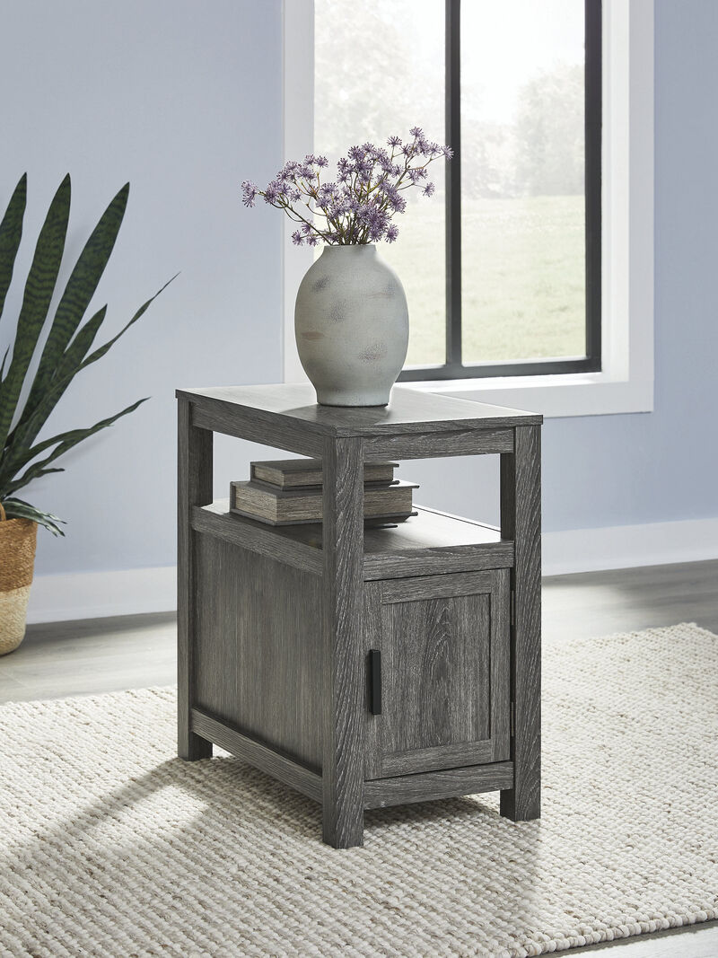 Fendenmore Chairside End Table image number 1