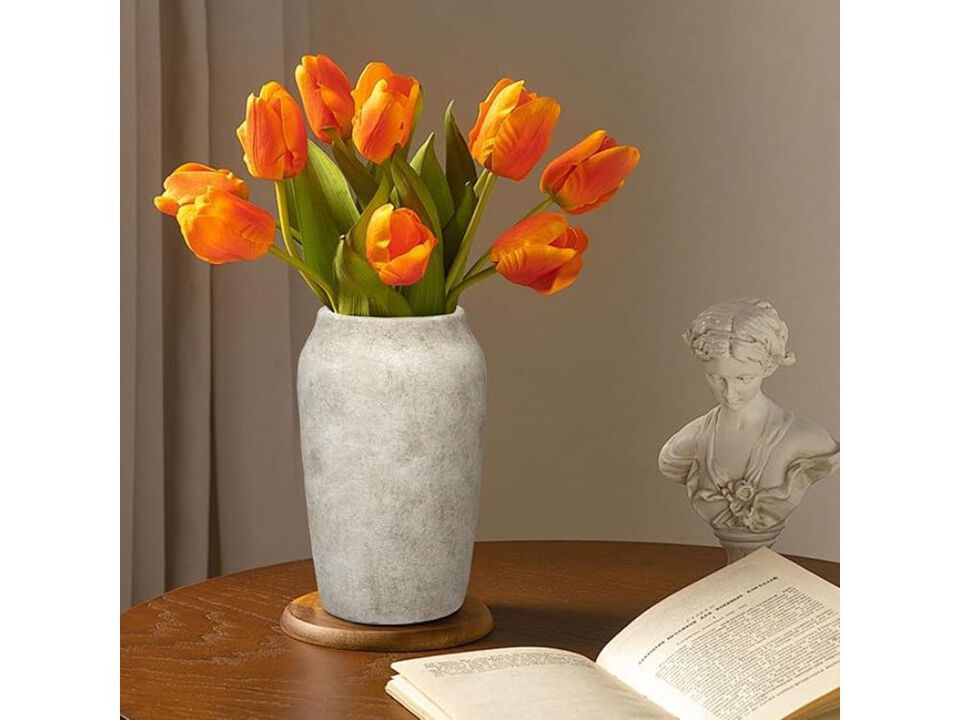 9" Beige Ceramic Vase &ndash; Rustic Vintage Farmhouse Centerpiece for Living Room & Home D&eacute;cor