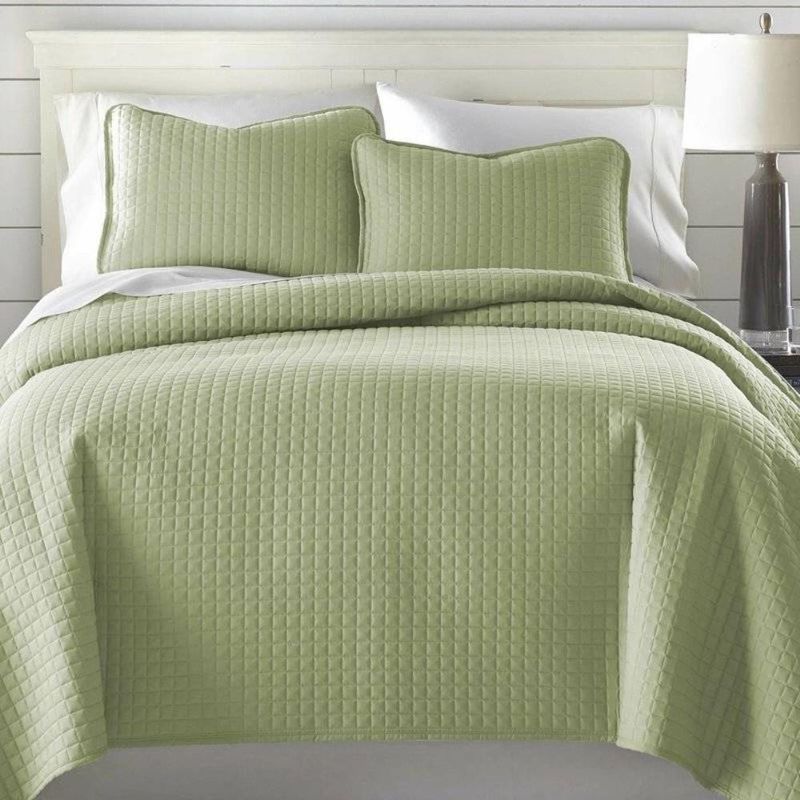 Hivvago Lightweight Sage Ultra Soft Microfiber Quilt Set