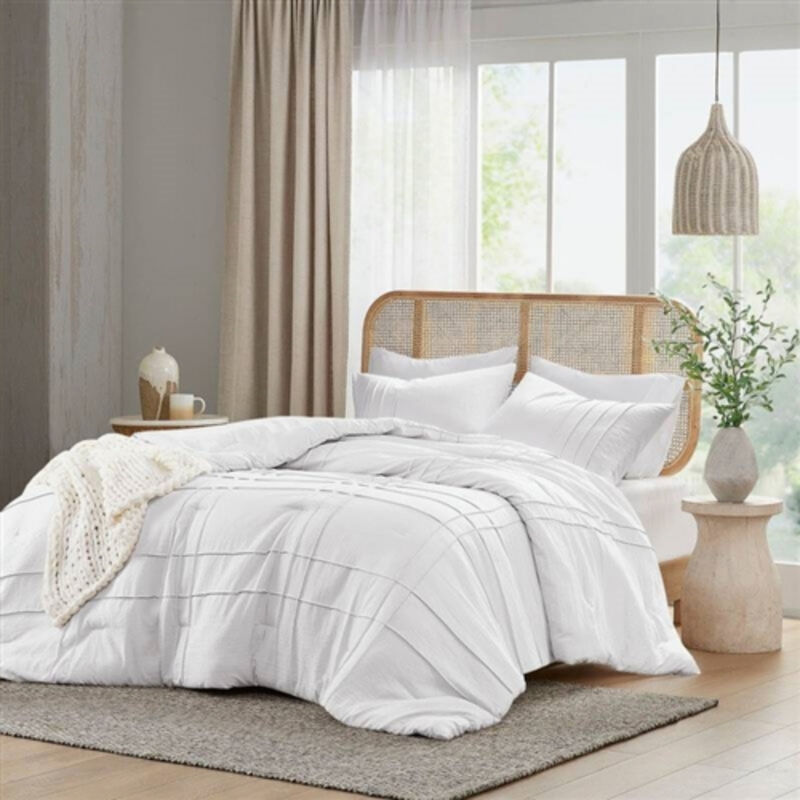 Soft Washed Pleated Comforter &ndash; Modern Lightweight Microfiber Bedding