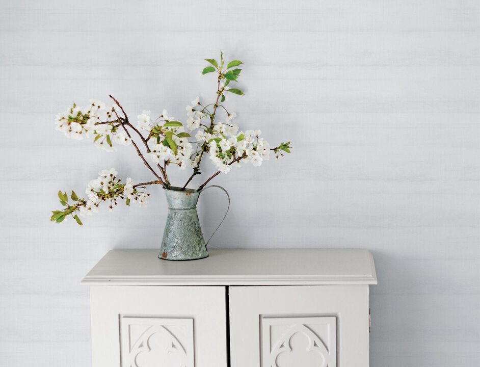 Vintage Roses Ombre Plain Silver Grey Wallpaper G45315