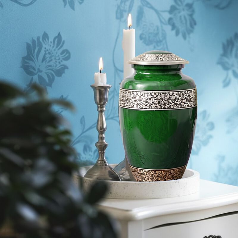 Emerald Grace Urn image number 6