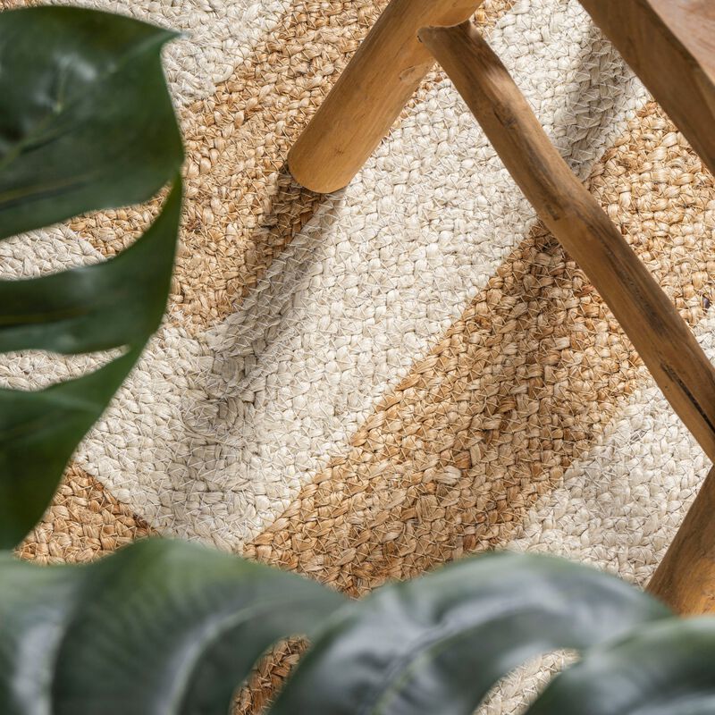 Piper Two Tone Chevron Round Jute Round Area Rug