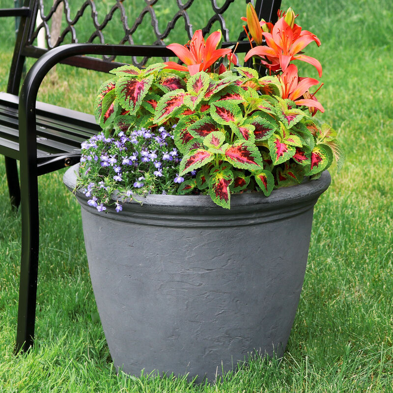Sunnydaze 20 in Anjelica Polyresin Planter with UV-Resistance