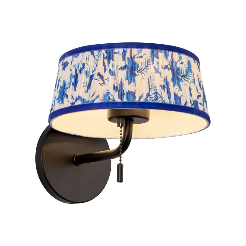Scout 7-in Damp-Rated Wall/Vanity Light with Patterned Pleated Linen Shade image number 3
