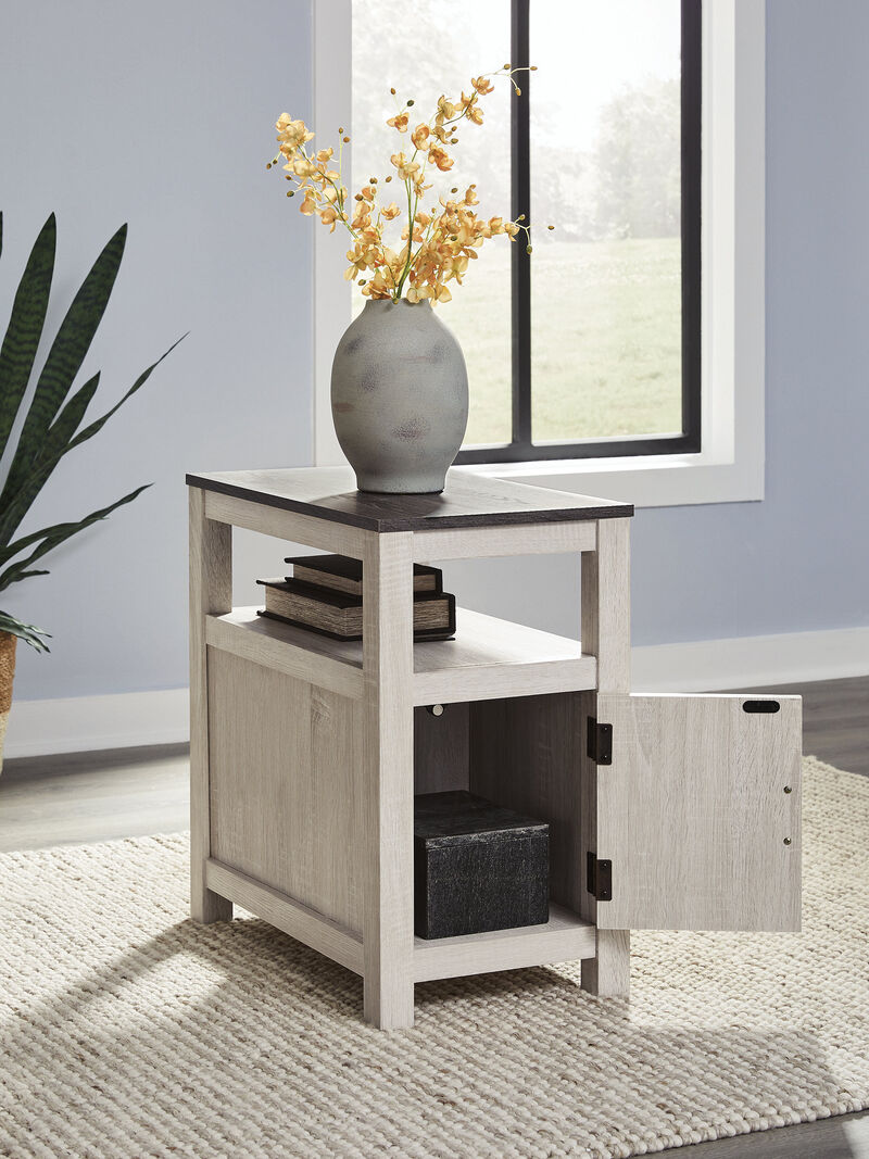 Fendenmore Chairside End Table image number 2