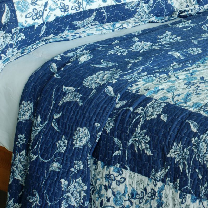 Queen Size Cotton 3-Piece Vermicelli Quilted Printed Quilt Set with Matching Shams - Blue image number 3