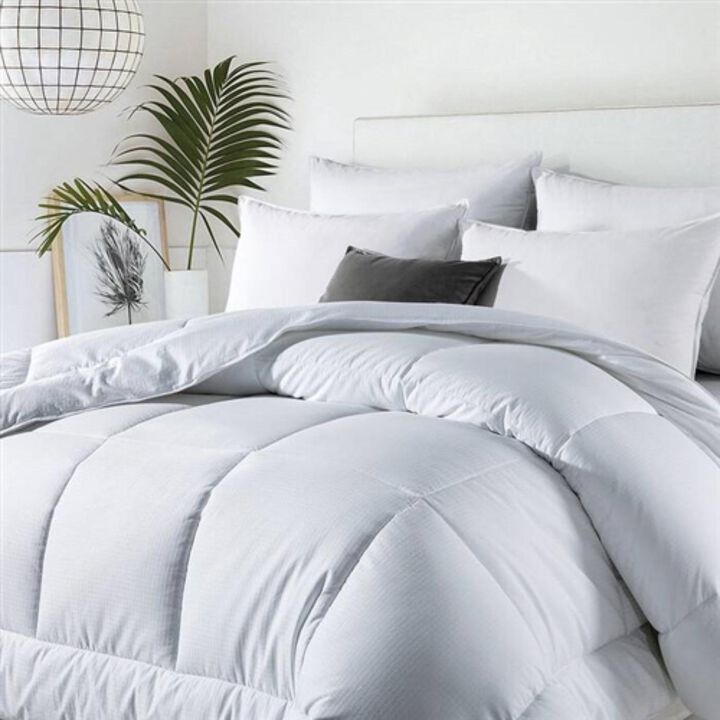 Hivvago King Size All Seasons Soft White Polyester Down Alternative Comforter