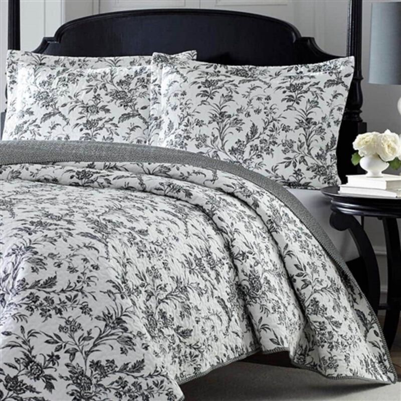 Lightweight Reversible Floral Quilt Set in Cotton Blend &ndash; 3-Piece Bedding for Elegant Bedrooms