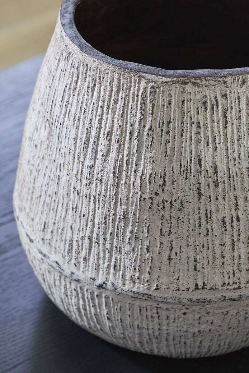 Claymount Large Vase image number 2