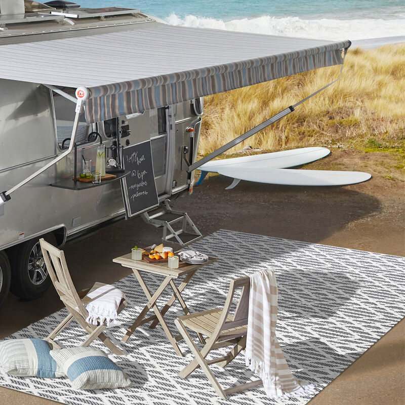 Ararat High-Low Pile Moroccan Diamond Modern Indoor/Outdoor Area Rug