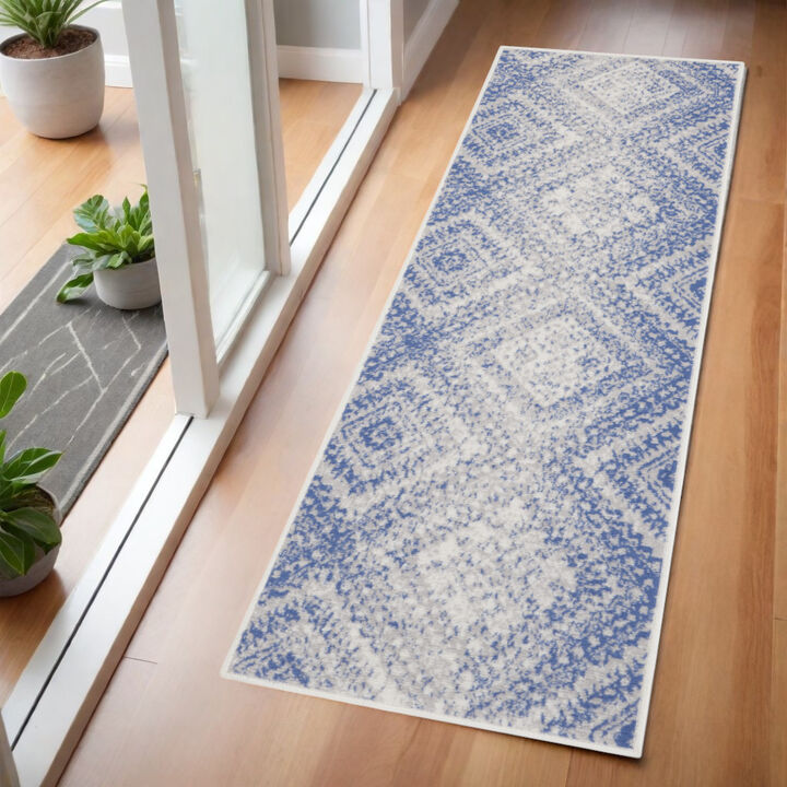 HomeRoots Geometric Distressed Round Rug