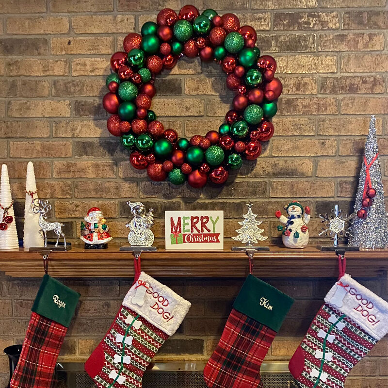 Red and Green 3-Finish Shatterproof Ball Christmas Wreath - 24-Inch  Unlit image number 3