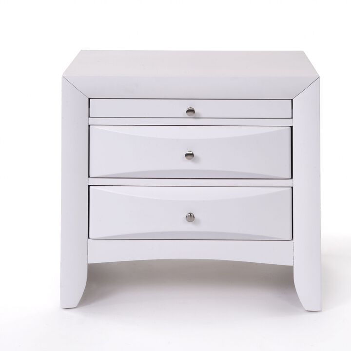 Contemporary Solid Wood Nightstand with 3 Drawers – Functional Bedroom Storage