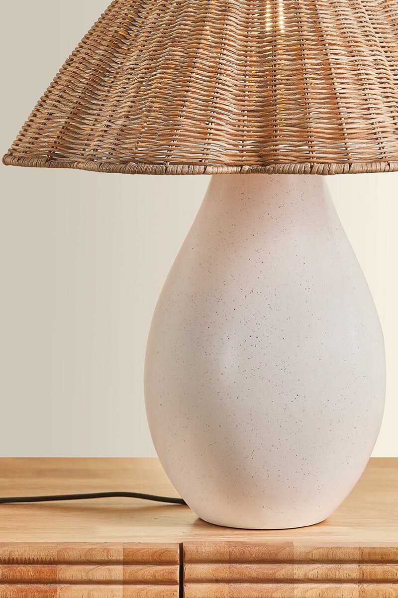 Deanne Table Lamp image number 1