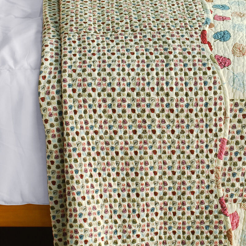 3-Piece Cotton Quilted Dots Printed Quilt Set with Matching Pillow Shams for Stylish Bedroom Decor image number 3