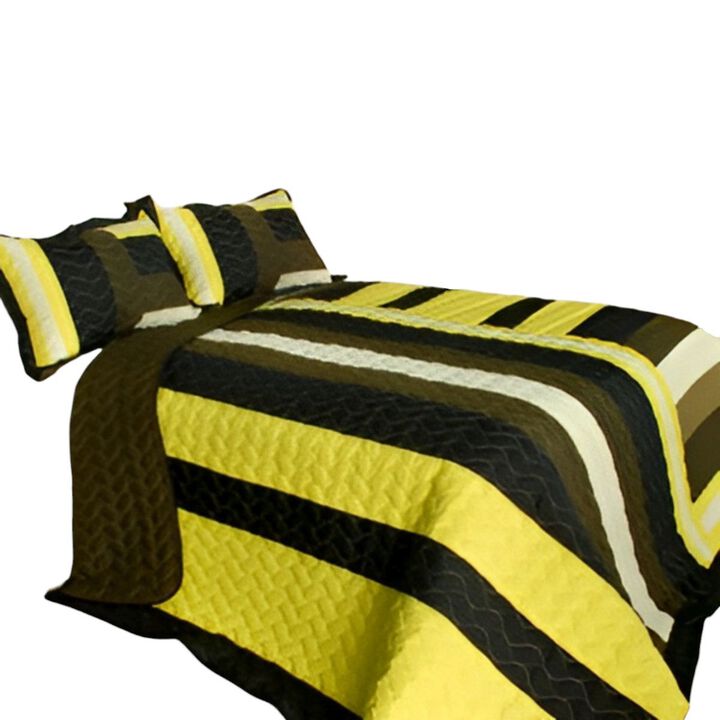 Quilted Patchwork Quilt Set 3-Piece with Matching Pillow Shams