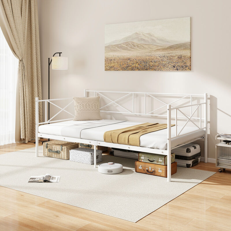 Sturdy Platform Bed with Metal Slat Support &ndash; Durable and Stylish Bedroom Design