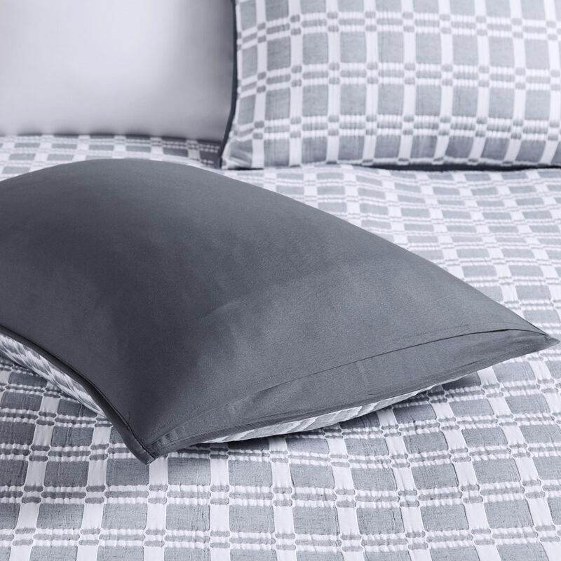 Gracie Mills Jefferey Reversible Matelasse 3-Piece Coverlet Set