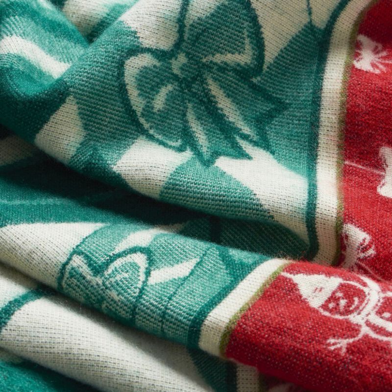 HomeRoots Ultra Soft Green Christmas Scene Handmade Queen Size Throw Blanket image number 4