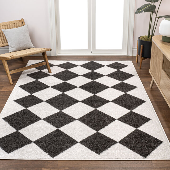 Draper Classic Geometric Diamond Pattern Area Rug