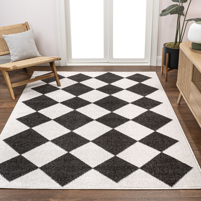 Draper Classic Geometric Diamond Pattern Area Rug