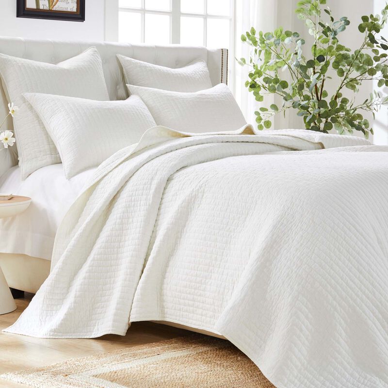 Greenland Home Fashions Monterrey Finely Stitched Quilt Set Classic Solid Color