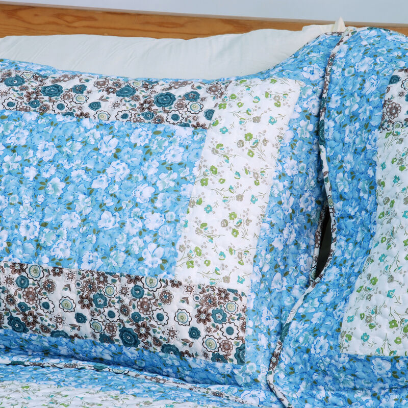 Midsummer Dream Queen Cotton Quilt Set with Floral Patchwork Design image number 3