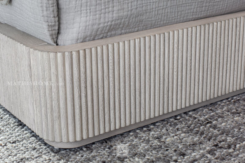 Lucerne King Panel Bed image number 4