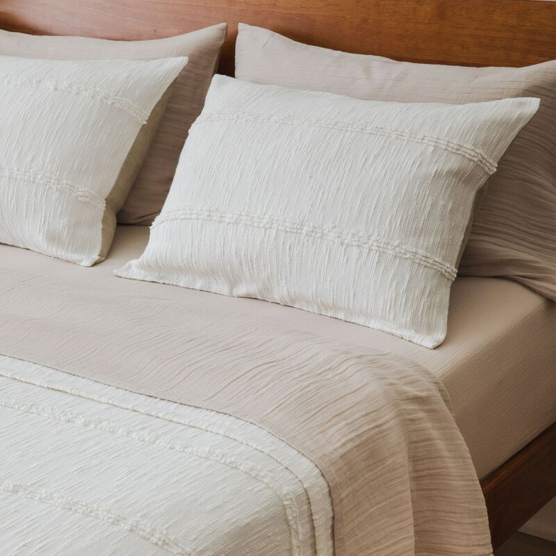 White Fringe Bedspread & Sham Set.. image number 2
