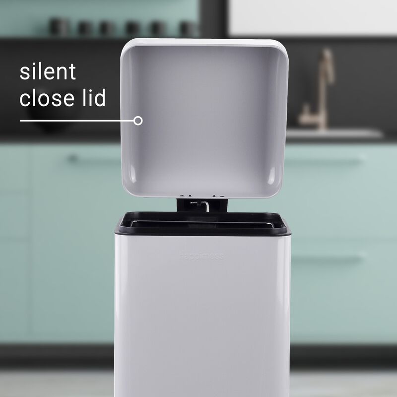 Betty Retro 8-Gallon Step-Open Trash Can