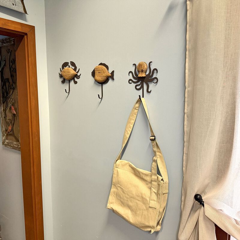 Set Of 3 Nautical Wood And Metal Decorative Wall Hooks Fish Crab Octopus image number 5