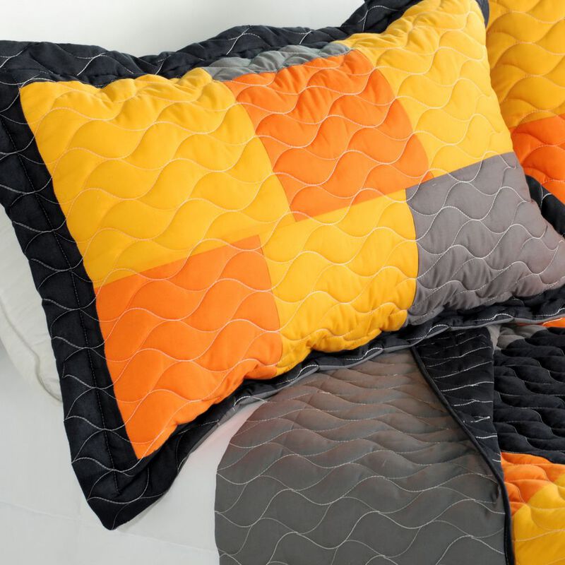 Full Queen Mild Winter 3 Piece Patchwork Quilt Set with Vermicelli Quilting image number 2
