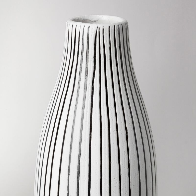 Kira Vase