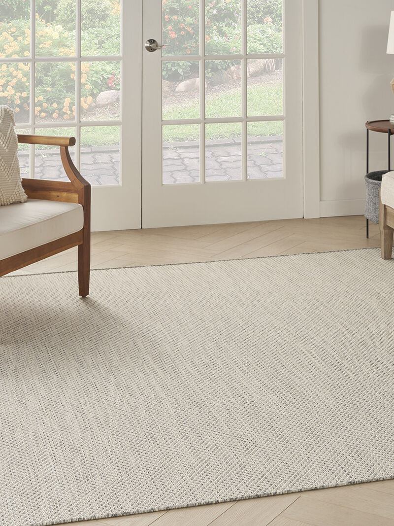 Courtyard COU01 Ivory/Silver 6' x Square Rug