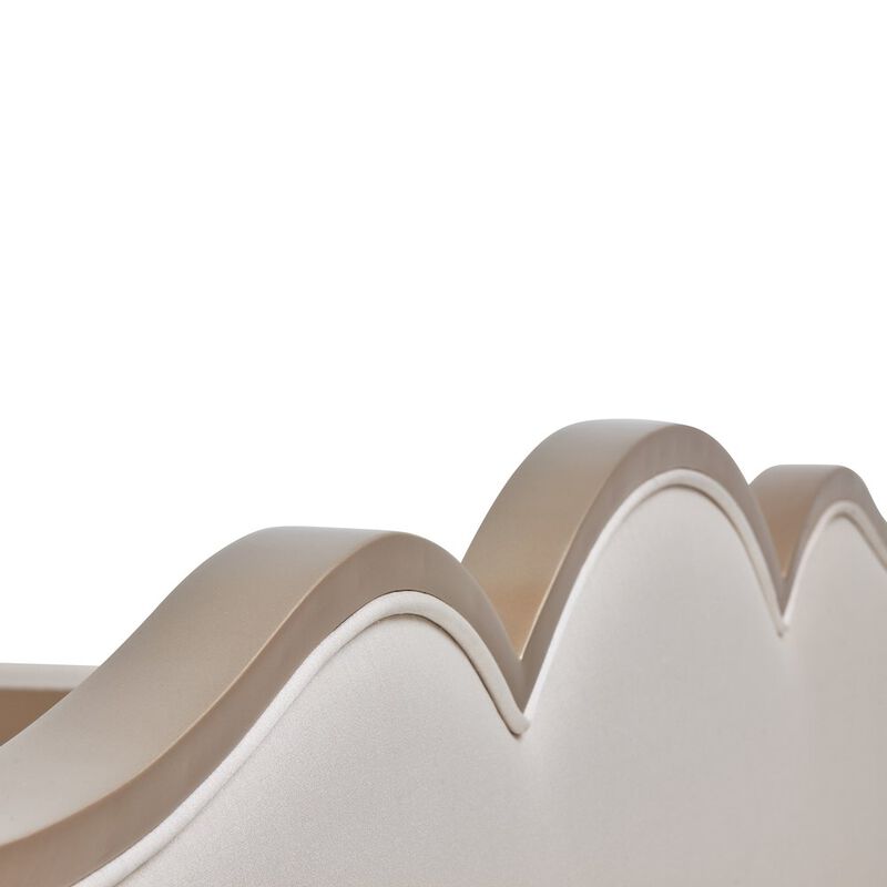 Michael Amini Malibu Crest Cal. King Scalloped Poster Bed - Chardonnay image number 5