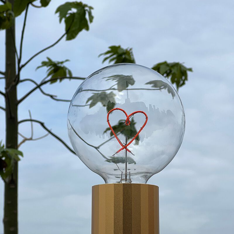 Bulb HEART Red with Base Table Lamp PORTABLE Pop image number 2