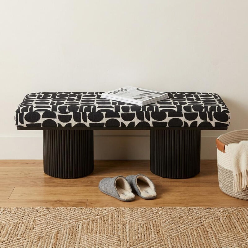 HomeRoots 49" Black And White Geometric Fabric and Solid Wood Upholstered Bench image number 1