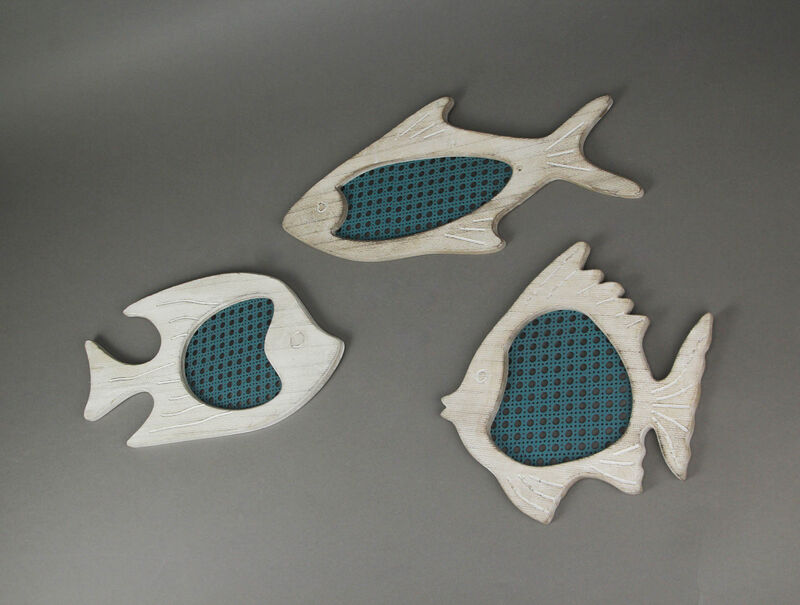 Set of 3 Blue and White Wood and Metal Mesh Fish Wall Hangings image number 1