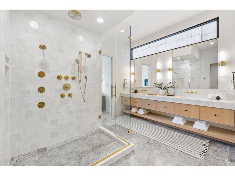 Ellington Bath And Vanity Light image number 5