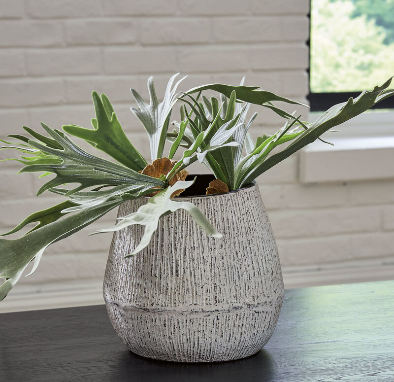 Claymount Large Vase image number 1