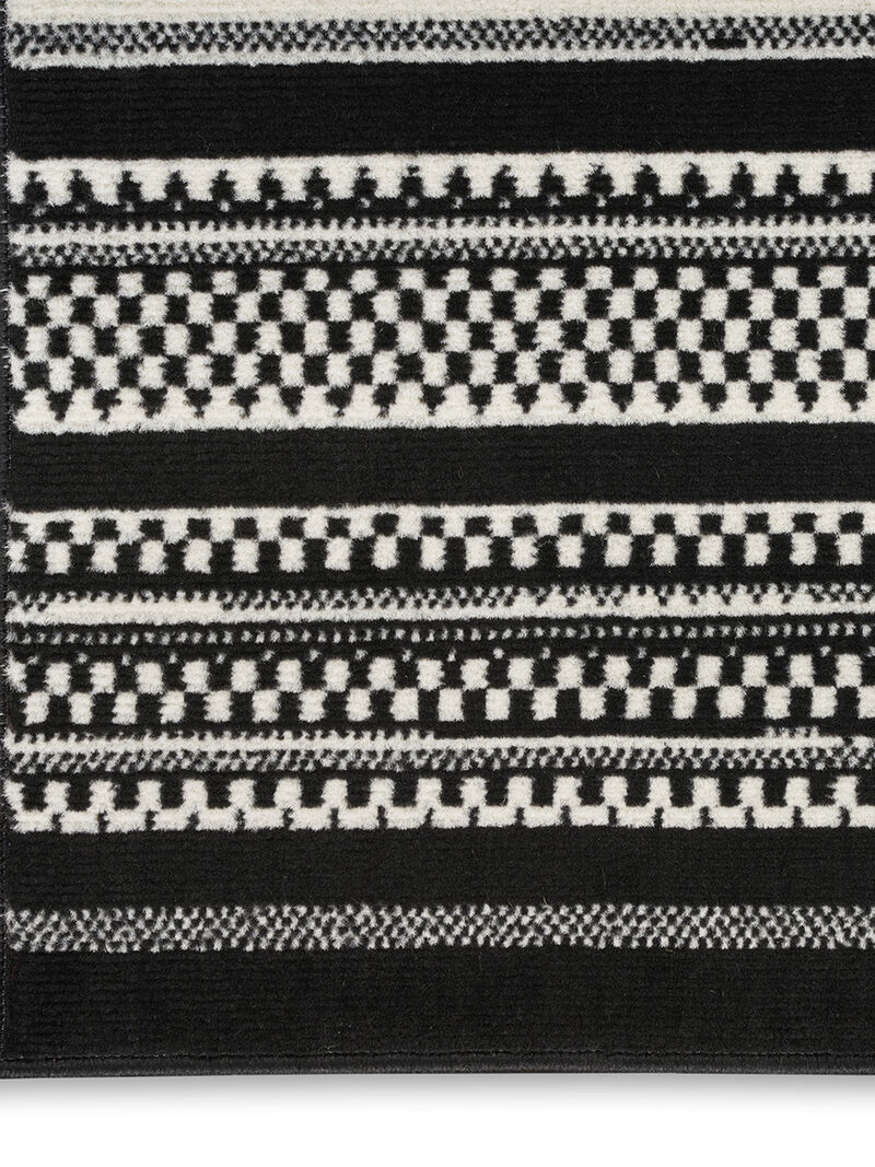 Grafix GRF41 Black/White 7'10" x 9'10" Rug