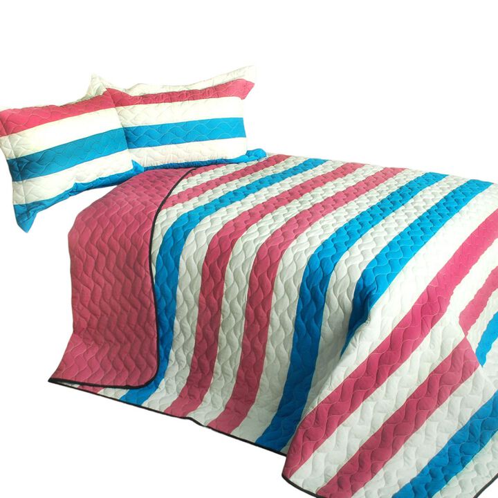 Queen Size 3-Piece Patchwork Quilt Set with Matching Pillow Shams