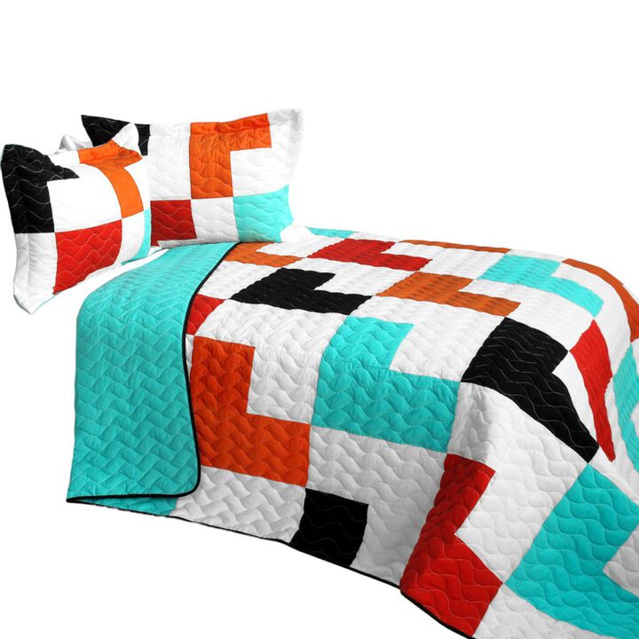 Queen Size 3-Piece Vermicelli Quilted Patchwork Quilt Set with Matching Shams