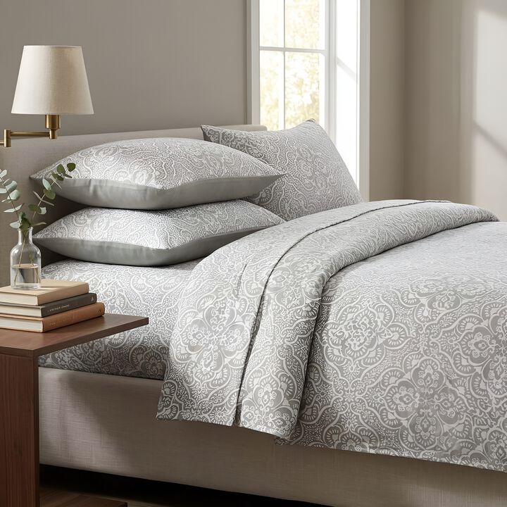 Medium Weight Floral Bedding Set for All Season Comfort