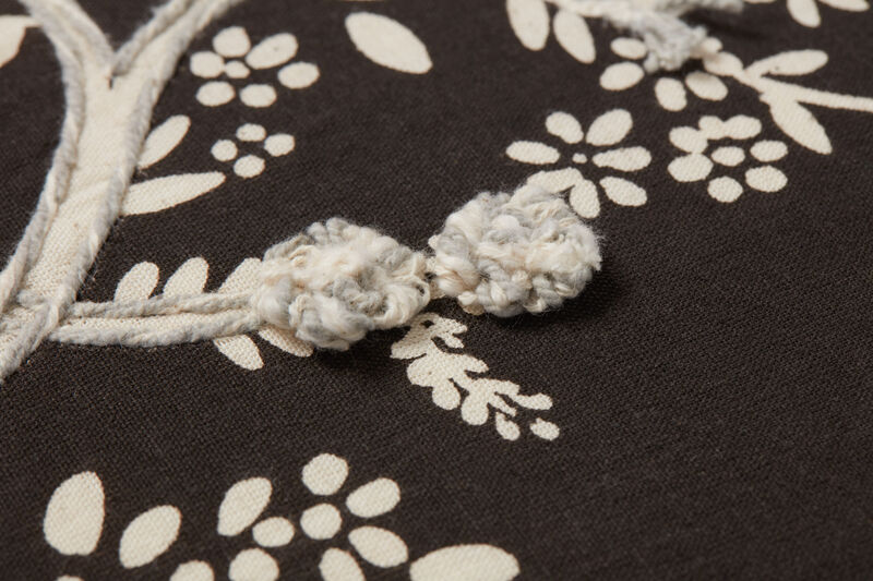 PLL0026 Black/Ivory 22"x22" Poly Pillow