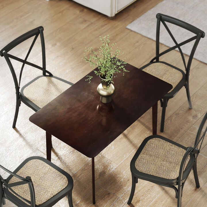 Dining Table &ndash; Durable Design with Ample Space for Family Meals