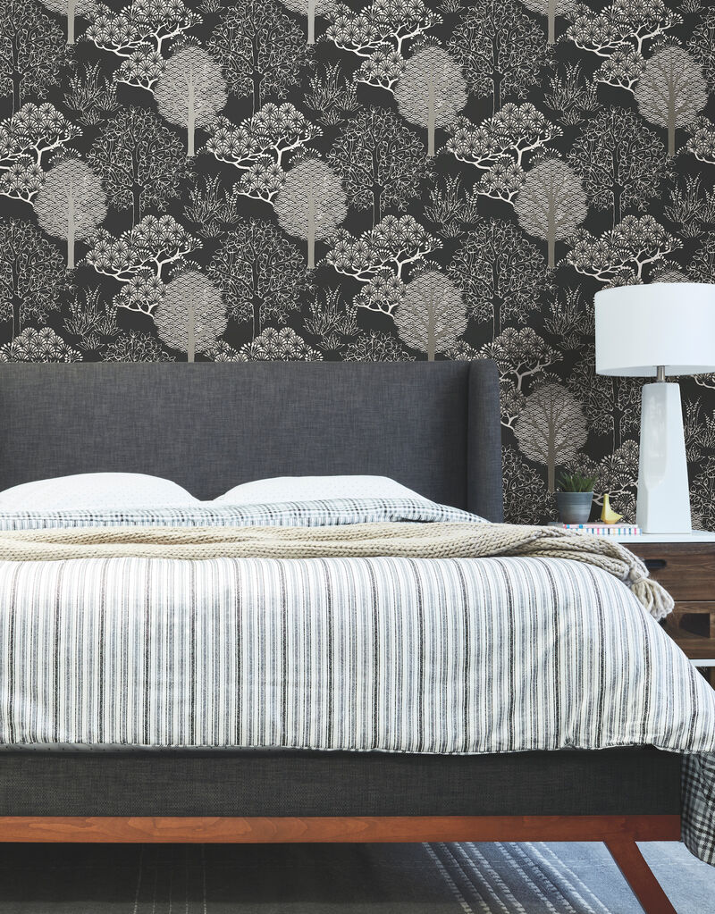 Kimono Trees Black Metallic Wallpaper image number 1