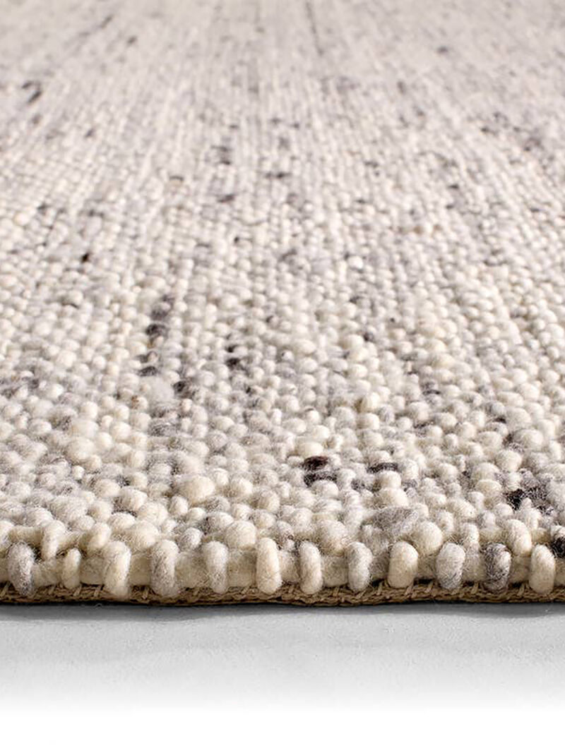 Cambridge Seasons Ivory/White 3' x 9' Runner Rug image number 5